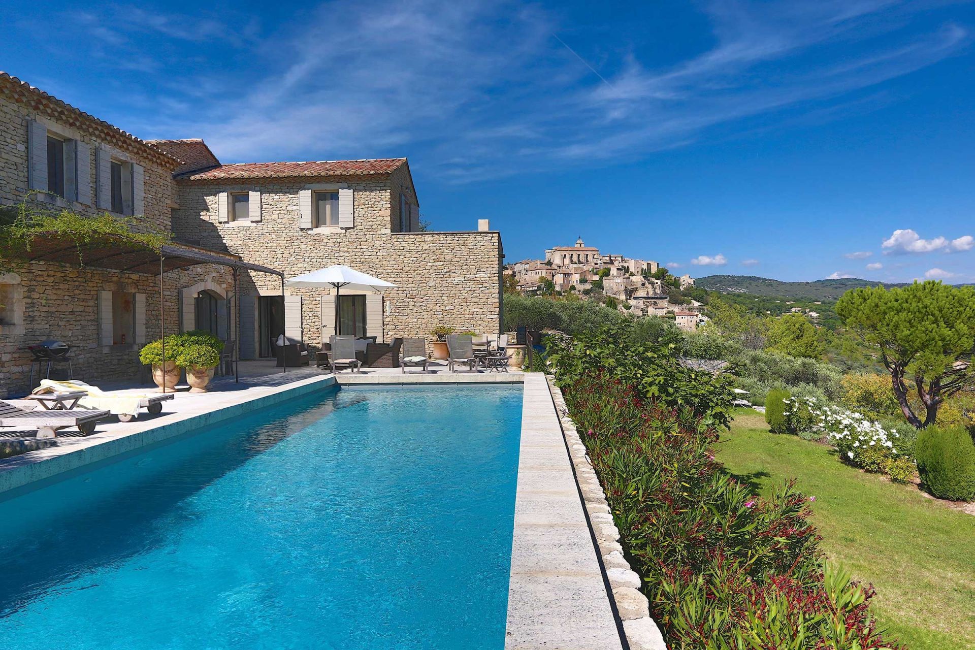 bourgeois house 6 rooms for seasonal rent on GORDES (84220) bourgeois house 6 rooms for seasonal rent on GORDES (84220)