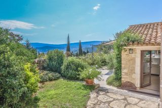 maison 9 Pièces en location saisonnière sur GORDES (84220)