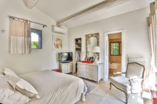 maison 9 Pièces en location saisonnière sur GORDES (84220)