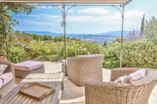 maison 9 Pièces en location saisonnière sur GORDES (84220)