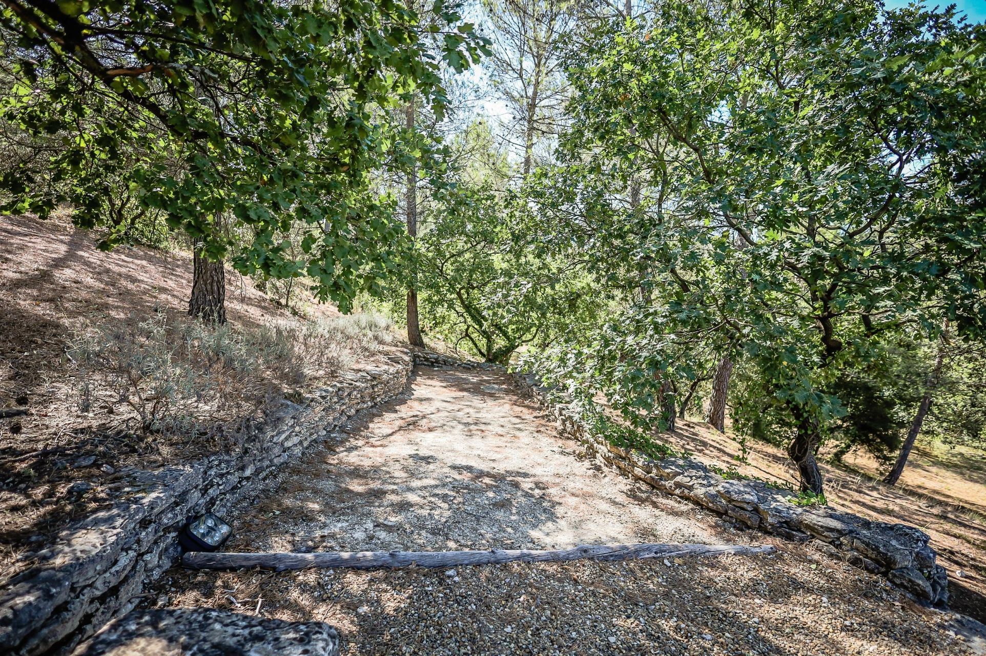 traditional house 7 Rooms for seasonal rent on BEAUMETTES (84220)