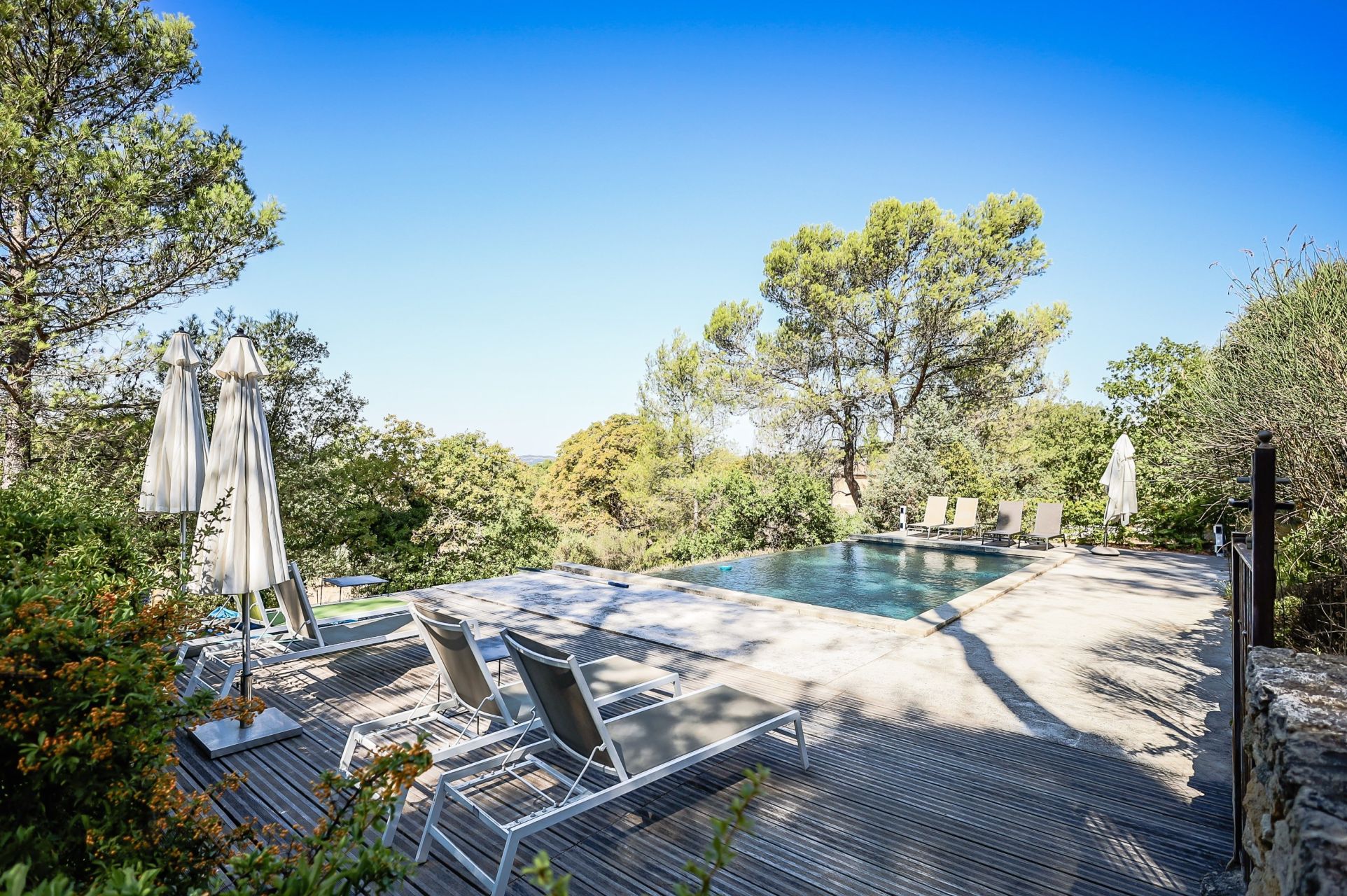 traditional house 7 Rooms for seasonal rent on BEAUMETTES (84220)