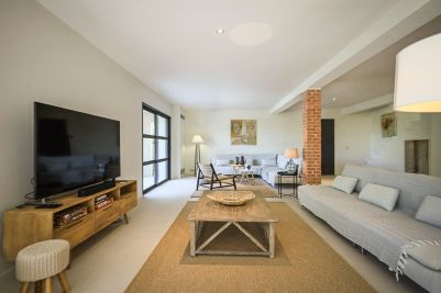 traditional house 7 Rooms for seasonal rent on BEAUMETTES (84220) Rental Traditional house Beaumettes 7 Rooms 195 m²