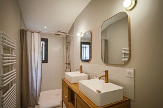 traditional house 7 Rooms for seasonal rent on BEAUMETTES (84220)