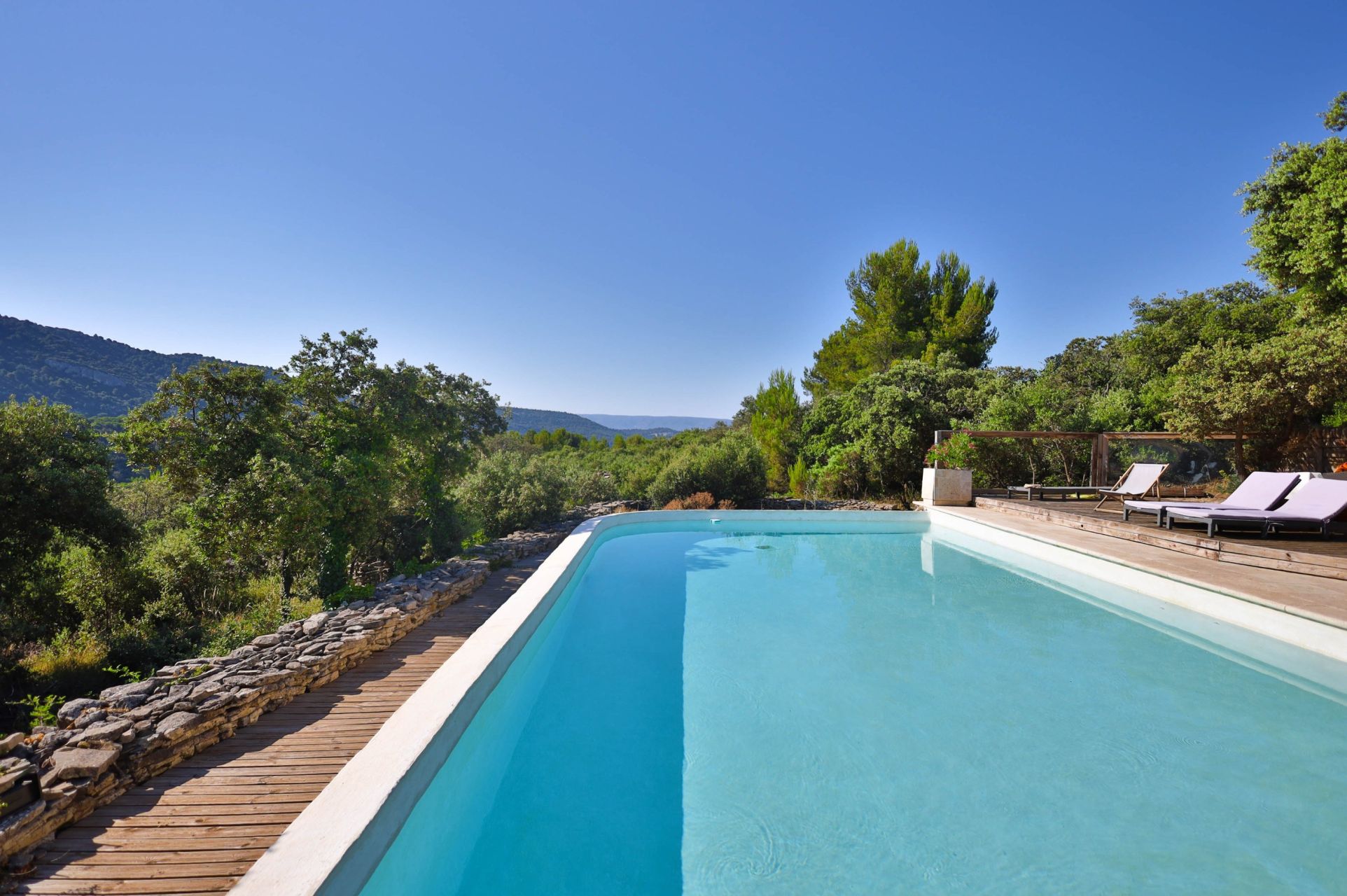 house 12 Rooms for sale on SAUMANE DE VAUCLUSE (84800)