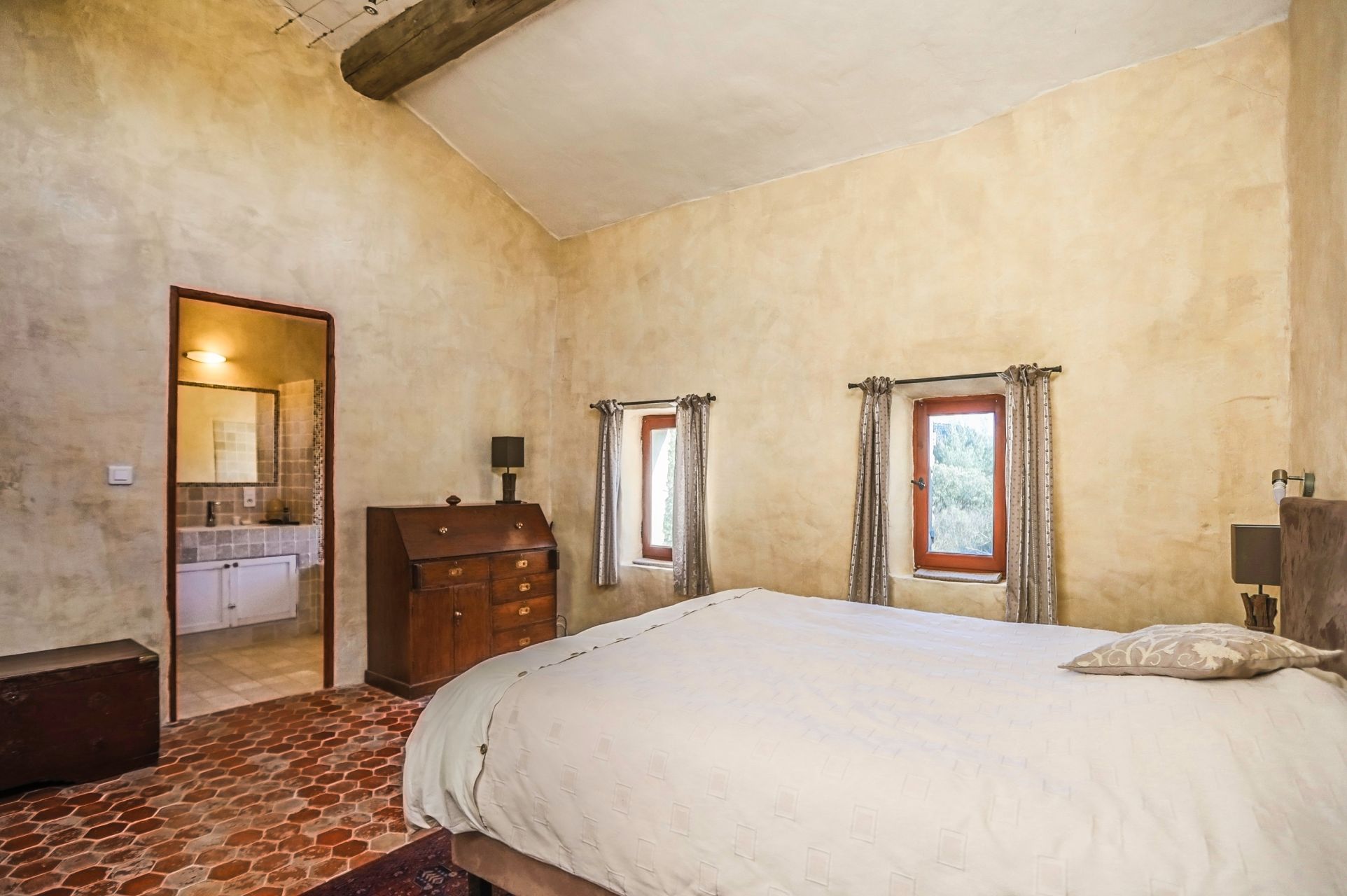 maison 12 Pièces en vente sur SAUMANE DE VAUCLUSE (84800)