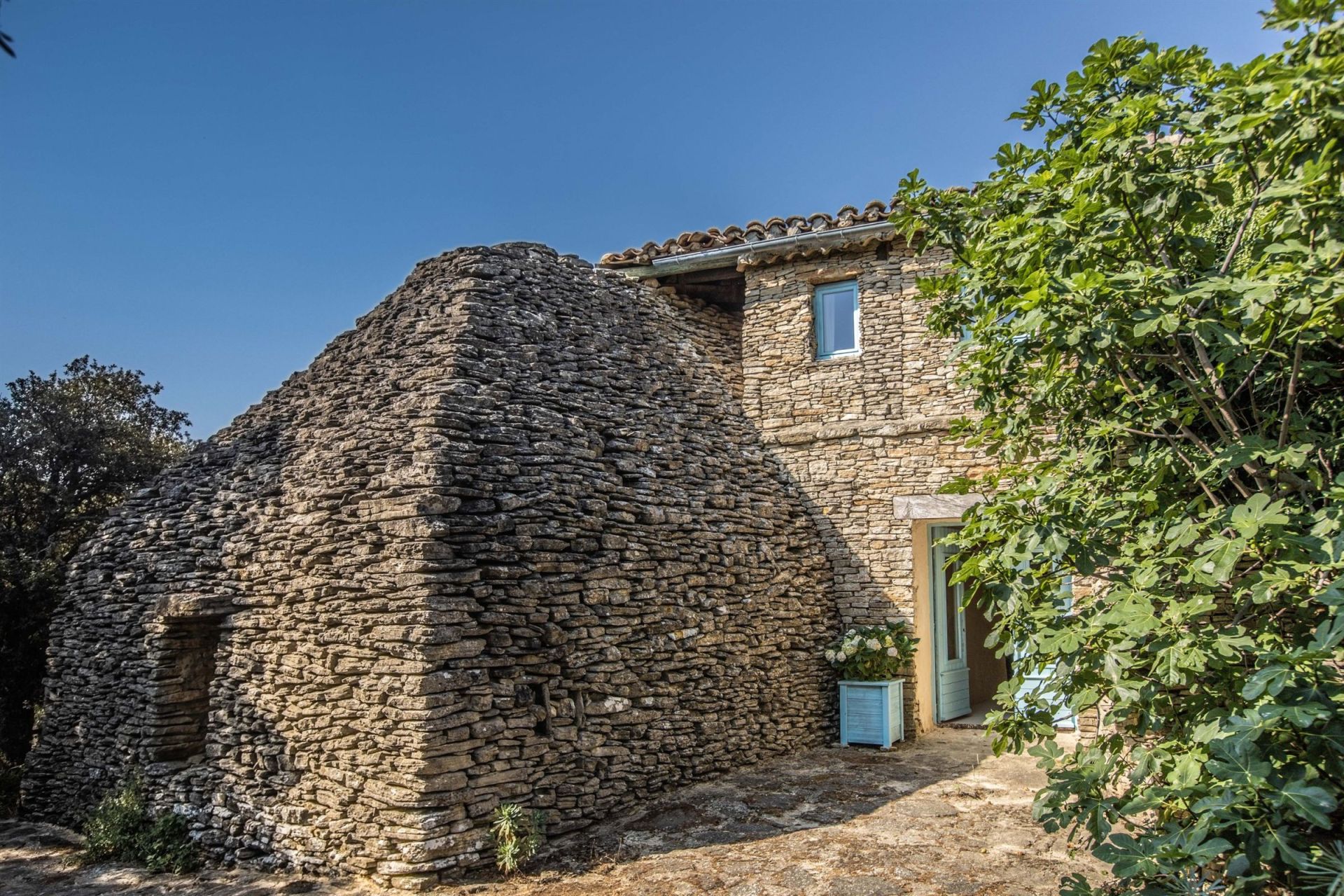 maison 12 Pièces en vente sur SAUMANE DE VAUCLUSE (84800)