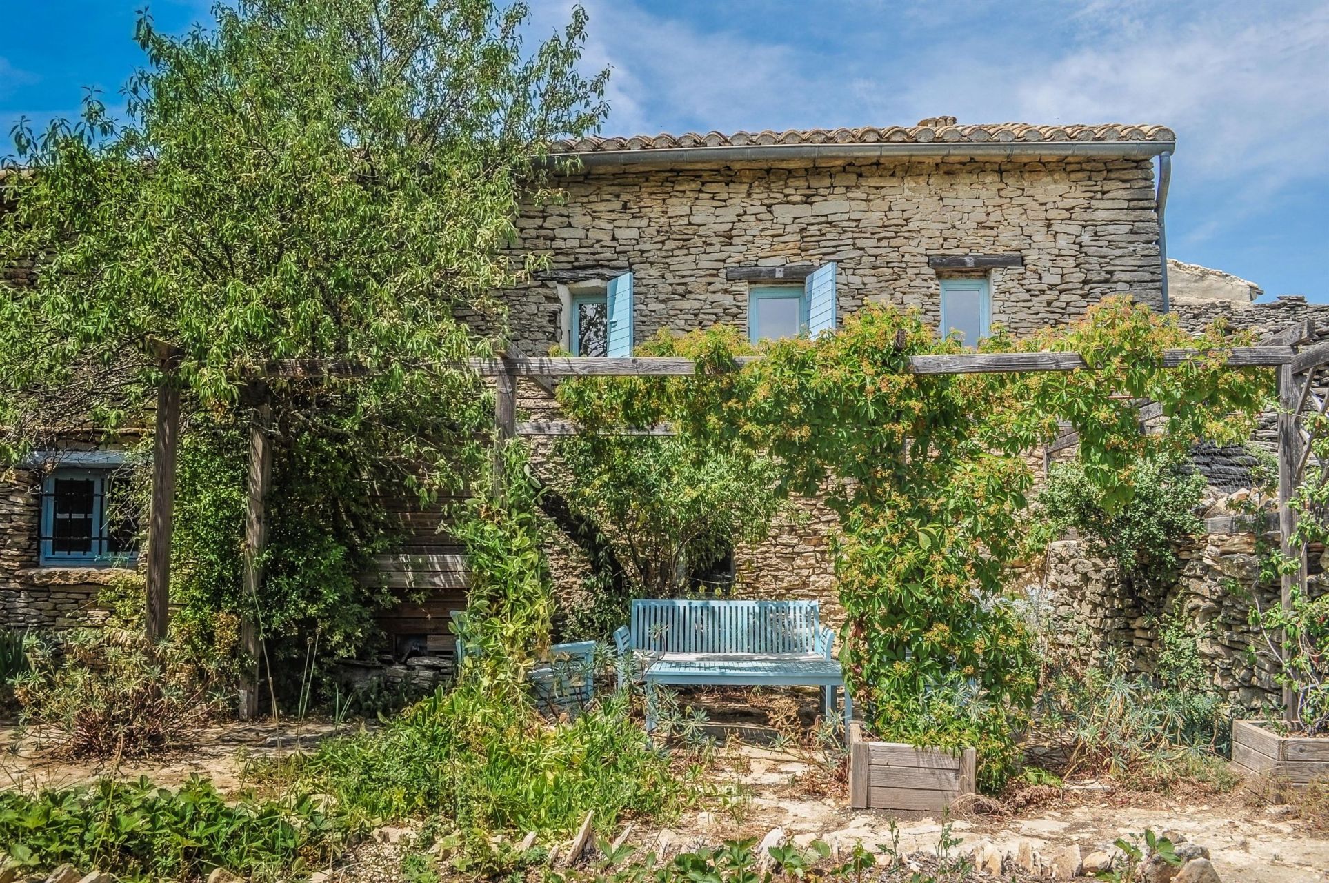maison 12 Pièces en vente sur SAUMANE DE VAUCLUSE (84800)
