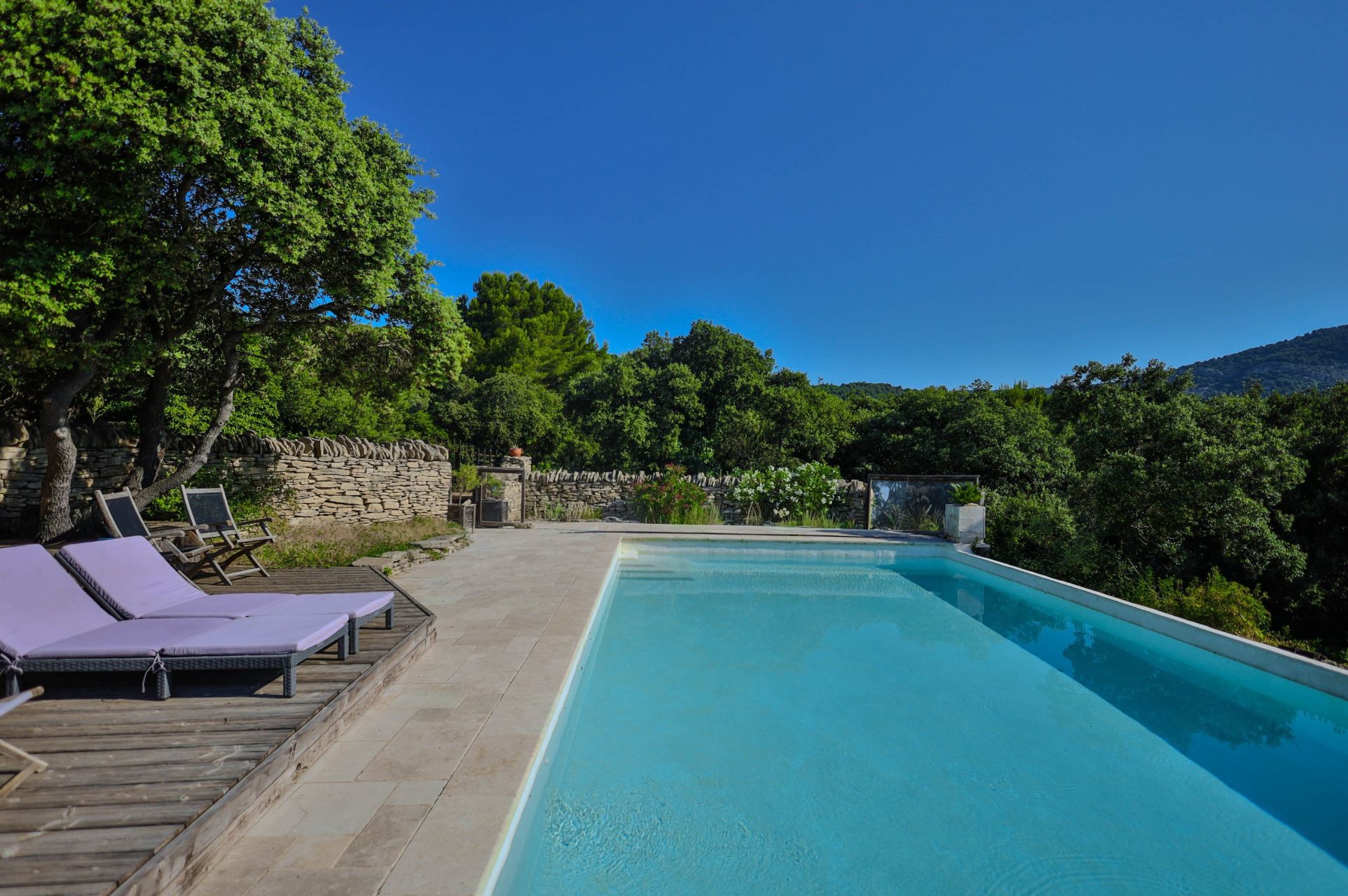 house 12 Rooms for sale on SAUMANE DE VAUCLUSE (84800)