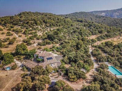 Sale House Saumane-de-Vaucluse 12 Rooms 350 m²