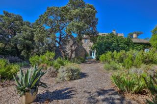 house 12 Rooms for sale on SAUMANE DE VAUCLUSE (84800)