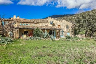 maison 12 Pièces en vente sur SAUMANE DE VAUCLUSE (84800)