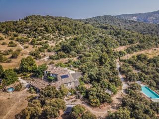 maison 12 Pièces en vente sur SAUMANE DE VAUCLUSE (84800)