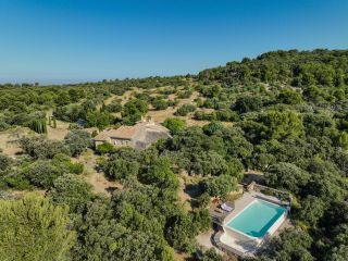 house 12 Rooms for sale on SAUMANE DE VAUCLUSE (84800)