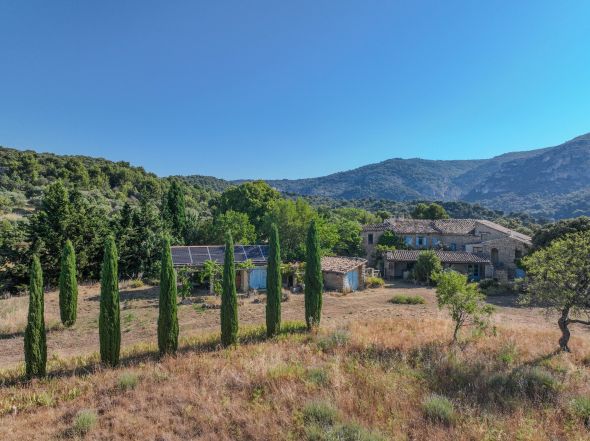Sale House Saumane-de-Vaucluse 12&nbsp;Rooms 350&nbsp;m²