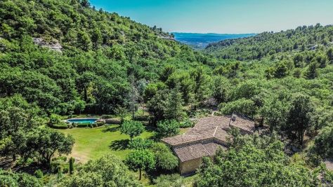 Vente Maison Saumane-de-Vaucluse 8&nbsp;Pièces 270&nbsp;m²
