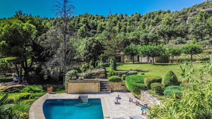 Sale House Saumane-de-Vaucluse 8&nbsp;Rooms 270&nbsp;m²