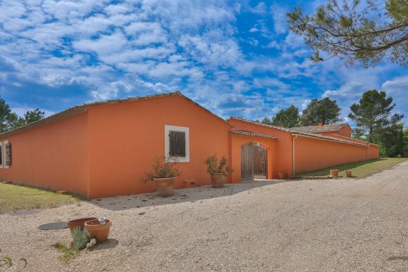 Vente Maison Roussillon 10&nbsp;Pièces 700&nbsp;m²