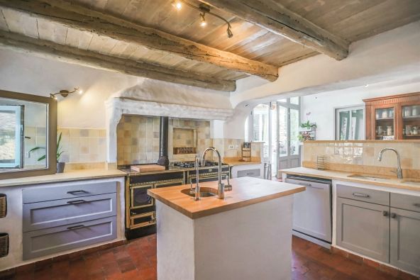 Vente Maison Saumane-de-Vaucluse 12&nbsp;Pièces 350&nbsp;m²