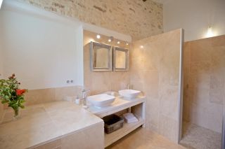 maison traditionnelle 7 Pièces en location saisonnière sur BONNIEUX (84480)