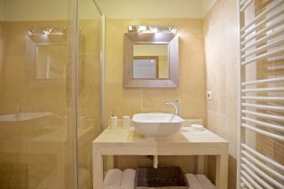 maison traditionnelle 7 Pièces en location saisonnière sur BONNIEUX (84480)