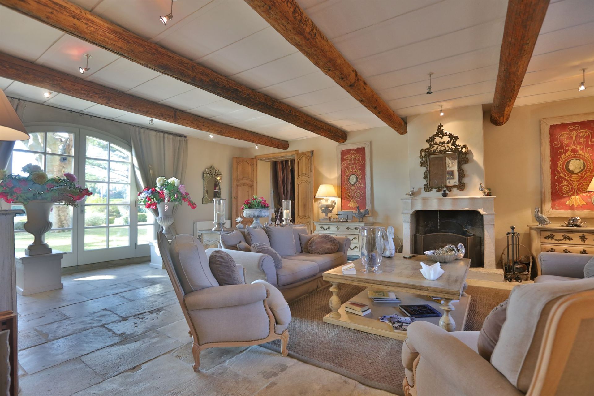 mas 17 Rooms for seasonal rent on LE THOR (84250)