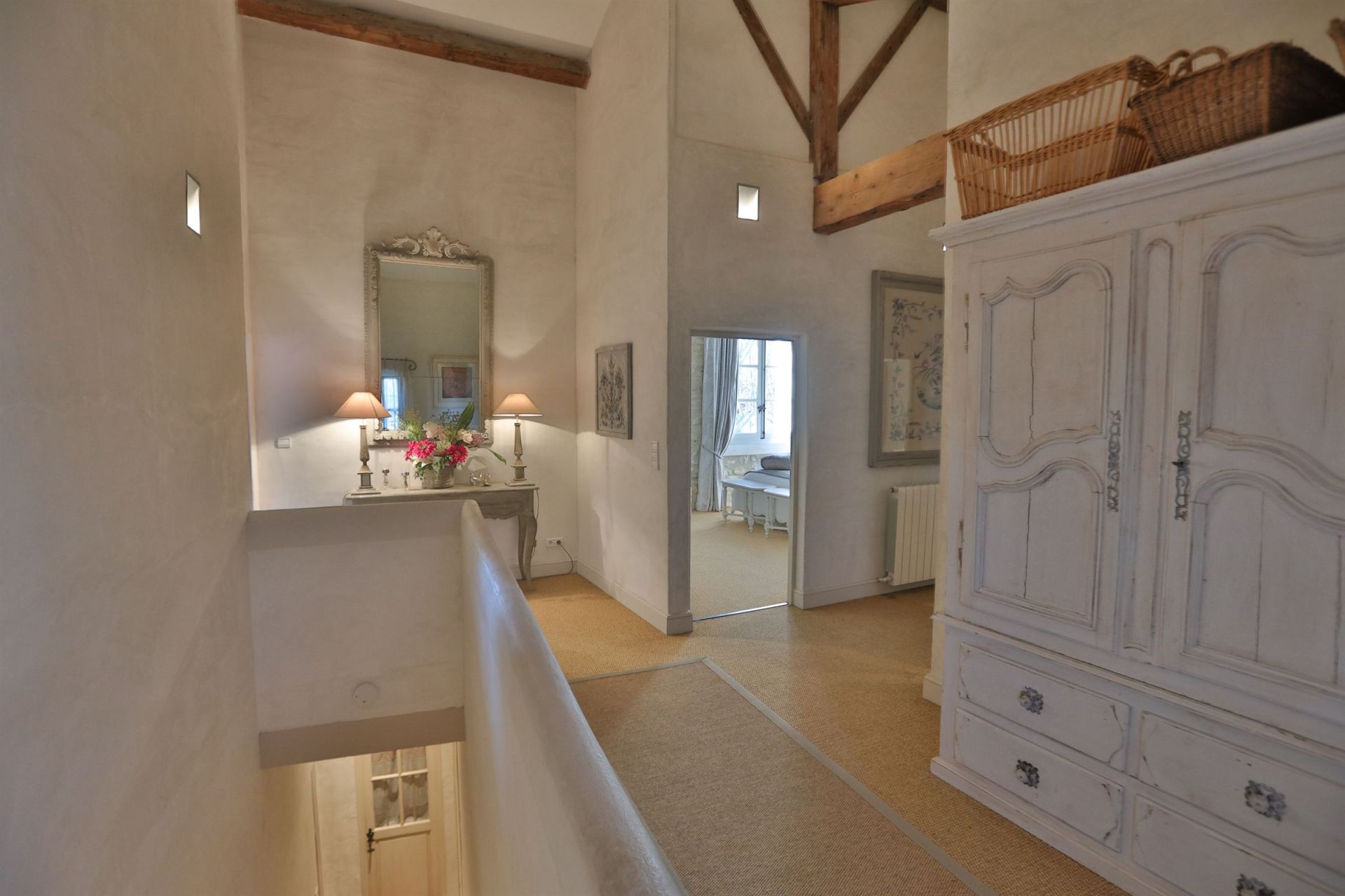 mas 17 Rooms for seasonal rent on LE THOR (84250)