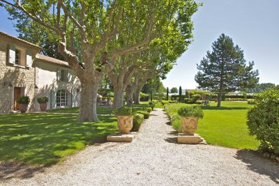 mas 17 Rooms for seasonal rent on LE THOR (84250) Rental Mas Le Thor 17 Rooms 350 m²