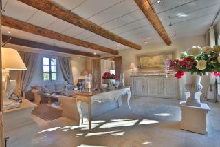 mas 17 Rooms for seasonal rent on LE THOR (84250)