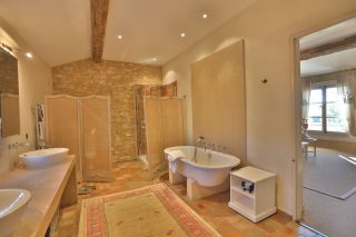 mas 17 Rooms for seasonal rent on LE THOR (84250)