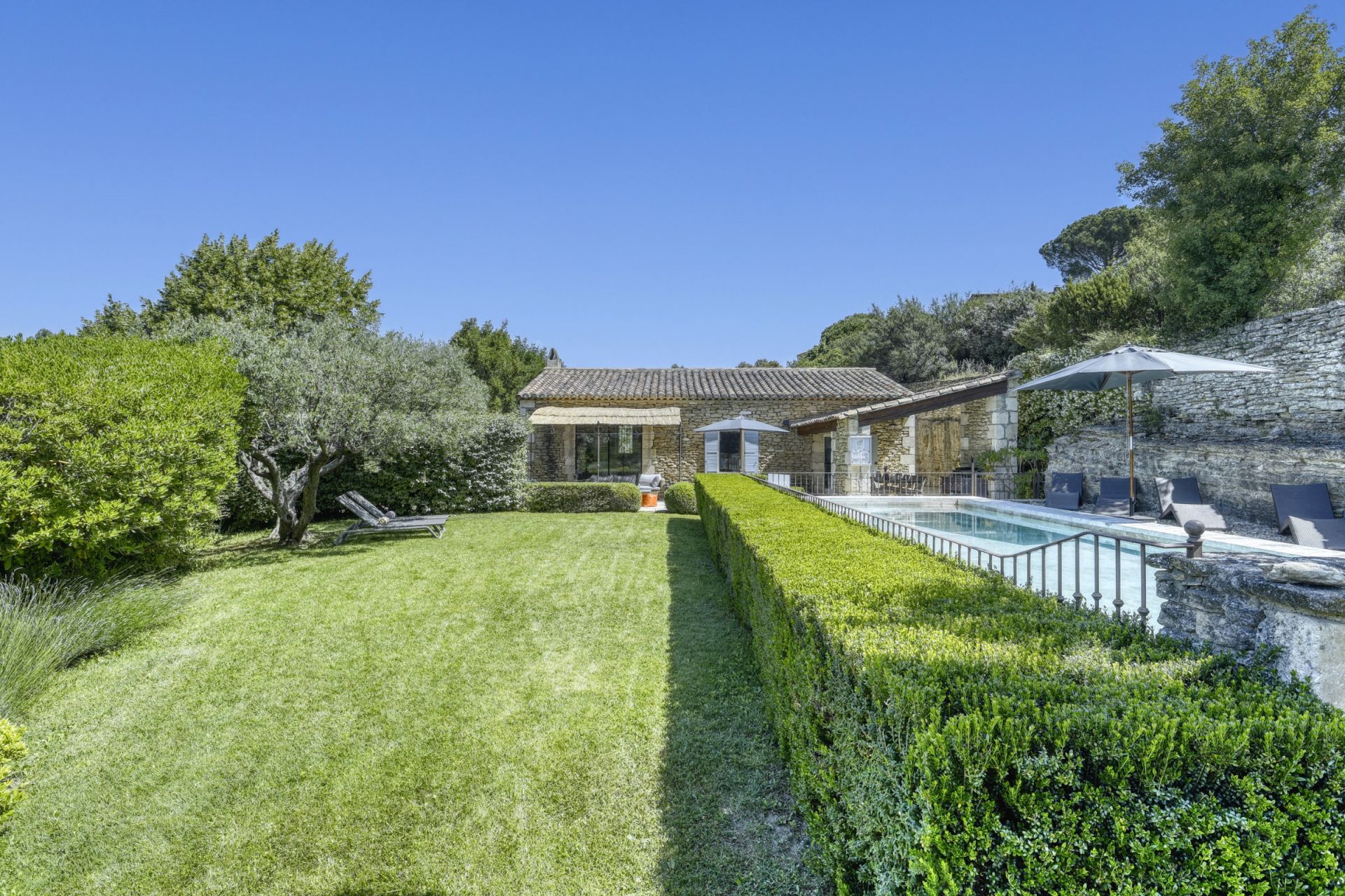 maison 5 Pièces en location saisonnière sur GORDES (84220)