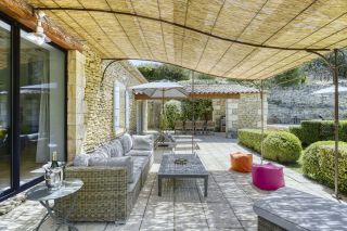 maison 5 Pièces en location saisonnière sur GORDES (84220)