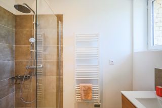 house 8 Rooms for seasonal rent on GORDES (84220)