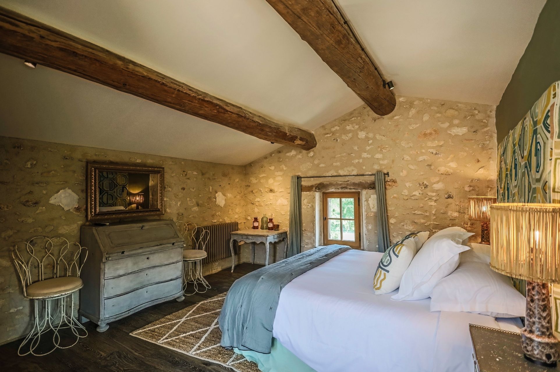 house 10 Rooms for seasonal rent on MENERBES (84560)