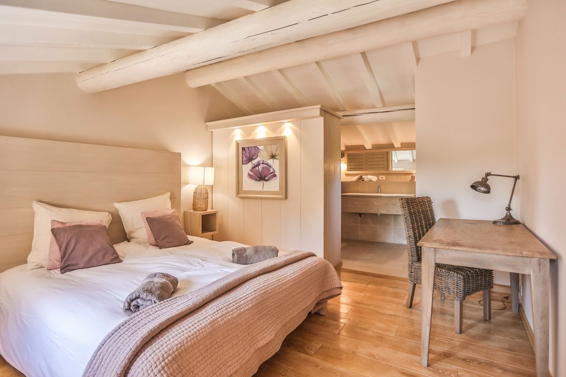 maison de ville 9 Pièces en location saisonnière sur GORDES (84220)