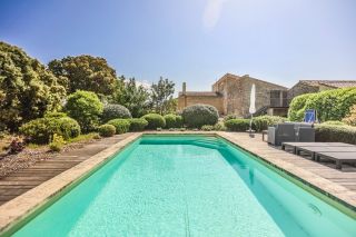 maison de ville 9 Pièces en location saisonnière sur GORDES (84220)