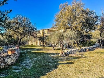 maison 9 Pièces en location saisonnière sur GORDES (84220) Vacances Maison Gordes 9 Pièces 320 m²