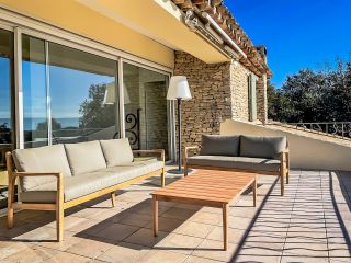 maison 9 Pièces en location saisonnière sur GORDES (84220)