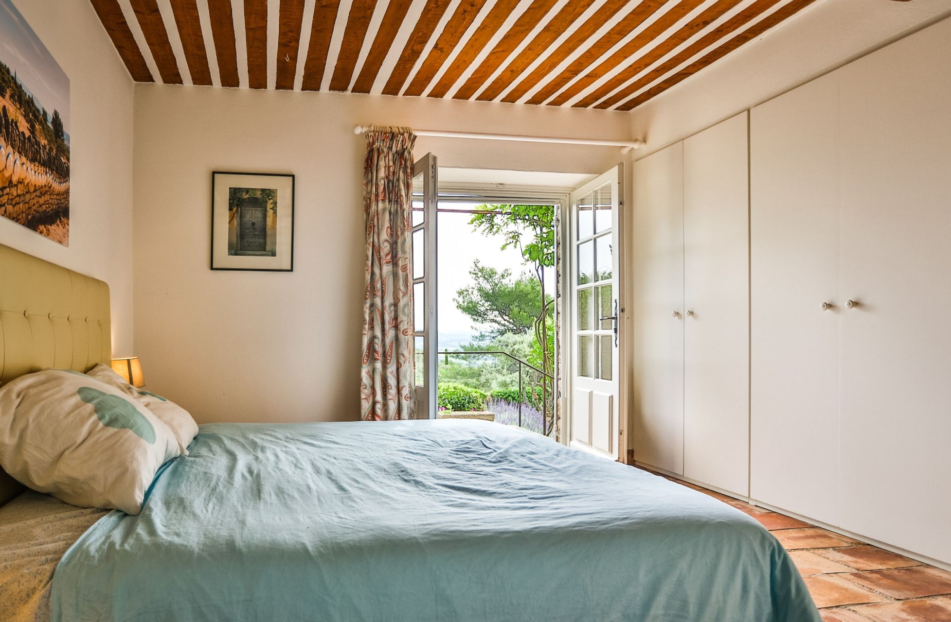 house 8 Rooms for seasonal rent on GORDES (84220)