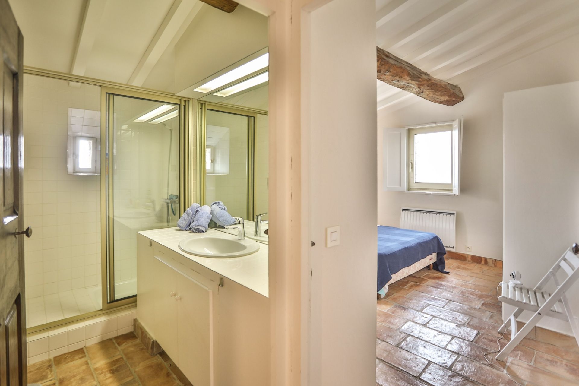 house 8 Rooms for seasonal rent on GORDES (84220)