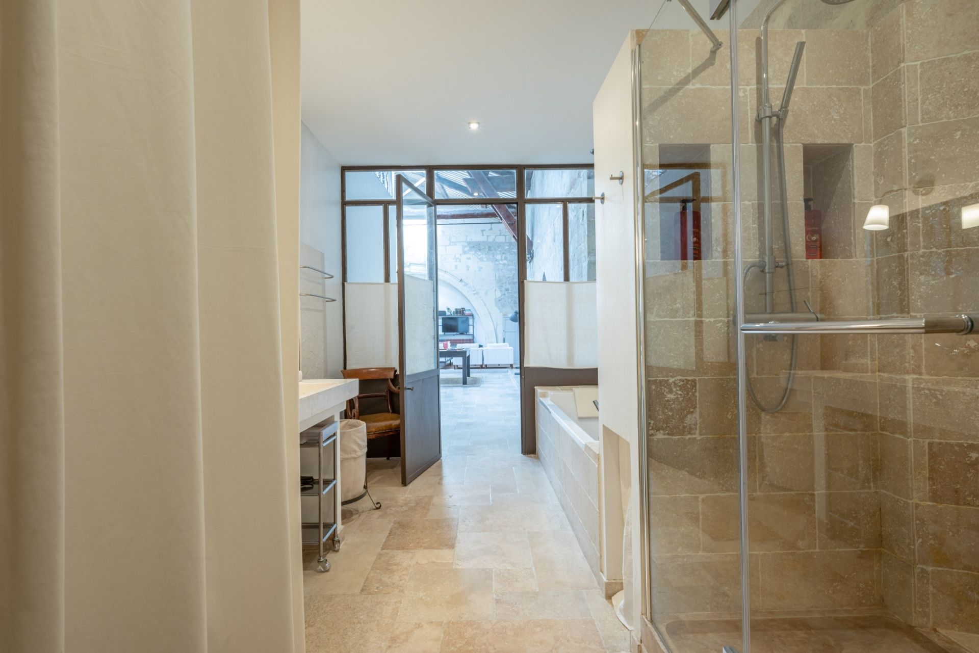 maison 10 Pièces en vente sur AVIGNON (84000)