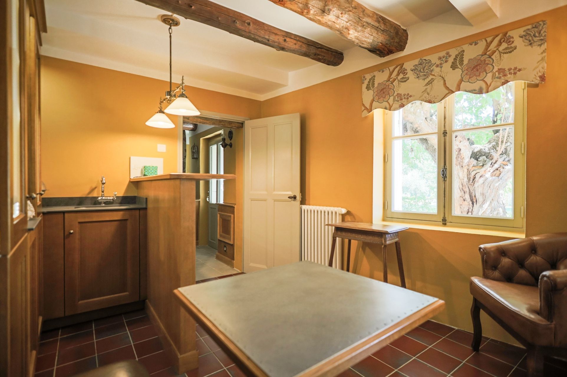 house 7 Rooms for seasonal rent on ST SATURNIN LES APT (84490)