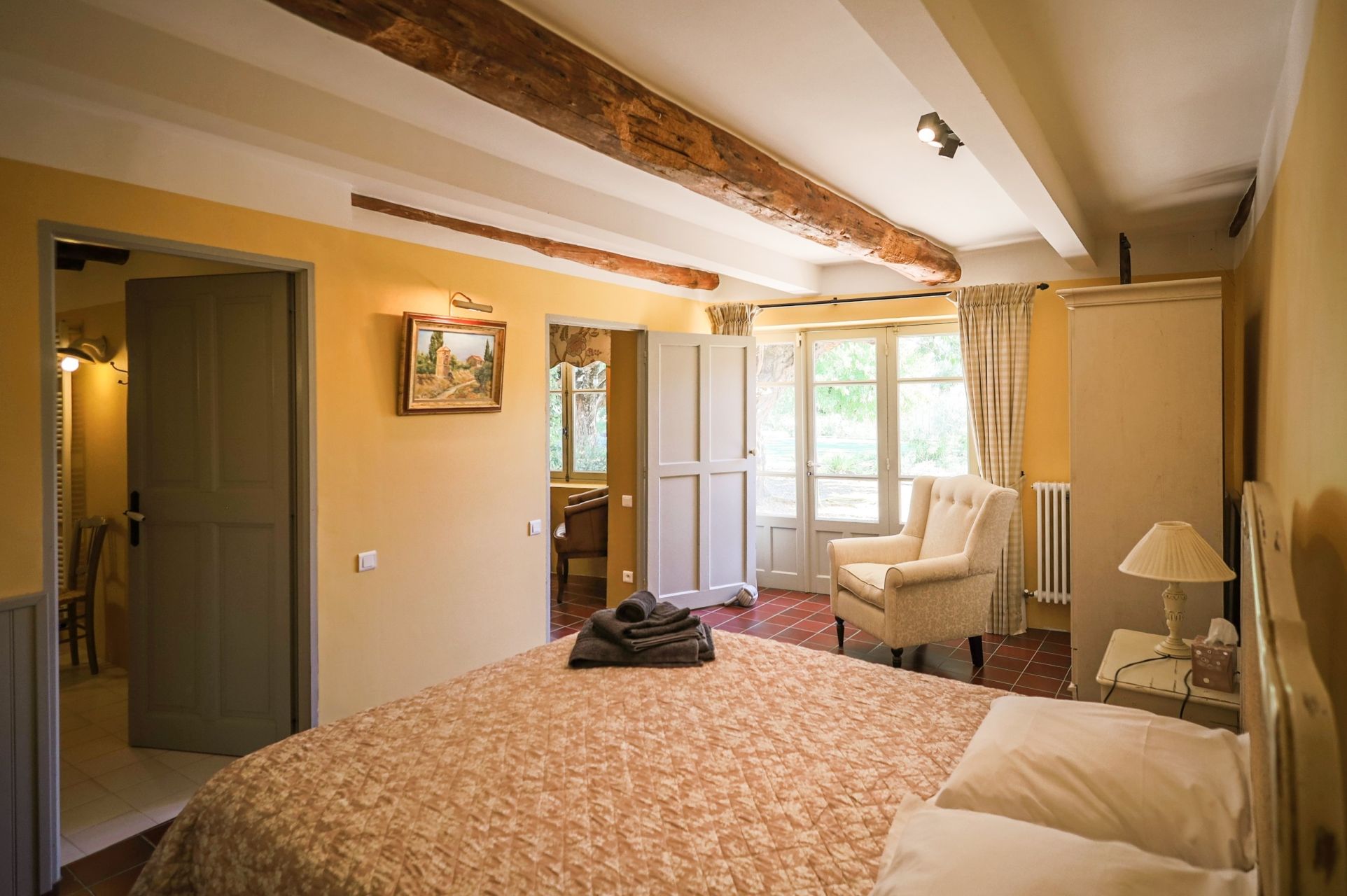 house 7 Rooms for seasonal rent on ST SATURNIN LES APT (84490)