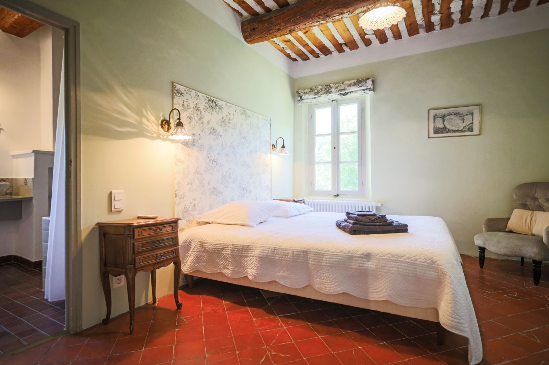 house 7 Rooms for seasonal rent on ST SATURNIN LES APT (84490)