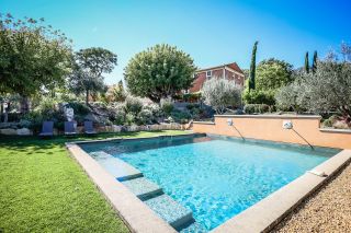 house 7 Rooms for seasonal rent on ST SATURNIN LES APT (84490)