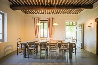 house 7 Rooms for seasonal rent on ST SATURNIN LES APT (84490)