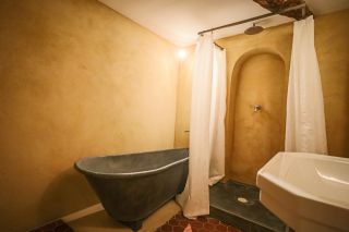 house 7 Rooms for seasonal rent on ST SATURNIN LES APT (84490)