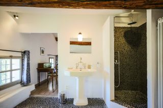 house 7 Rooms for seasonal rent on ST SATURNIN LES APT (84490)