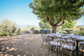 house 7 Rooms for seasonal rent on ST SATURNIN LES APT (84490)