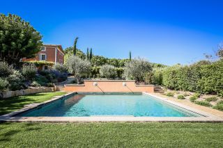 house 7 Rooms for seasonal rent on ST SATURNIN LES APT (84490)